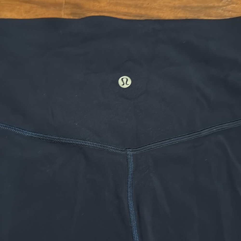 Lululemon leggings size 10 - Picture 2 of 3